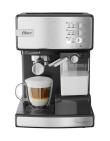 Cafetera expresso Oster Primalatte EM6603SS_OSBVSTEM6603S_Con taza de cappuccino - Proveeduría de la Mutual del Club Atlético Pilar