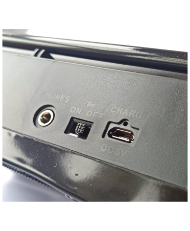 Radio Portatil Daihatu AM-FM D-RP50USB Carga USB - Proveeduria de la Mutual del Club Atletico Pilar